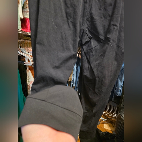 Athleta Size 14 Petite Trekkie North Black Jogger Activewear Pants - Picture 6 of 6